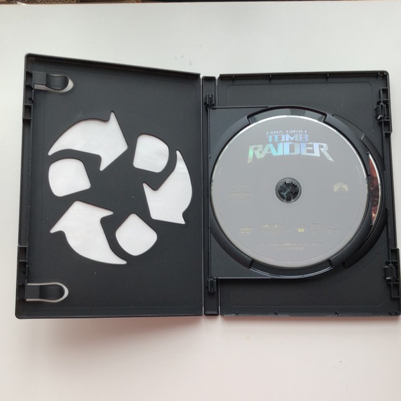 4/$20 Tomb Raider Lara Croft DVD Double feature - Picture 3 of 4